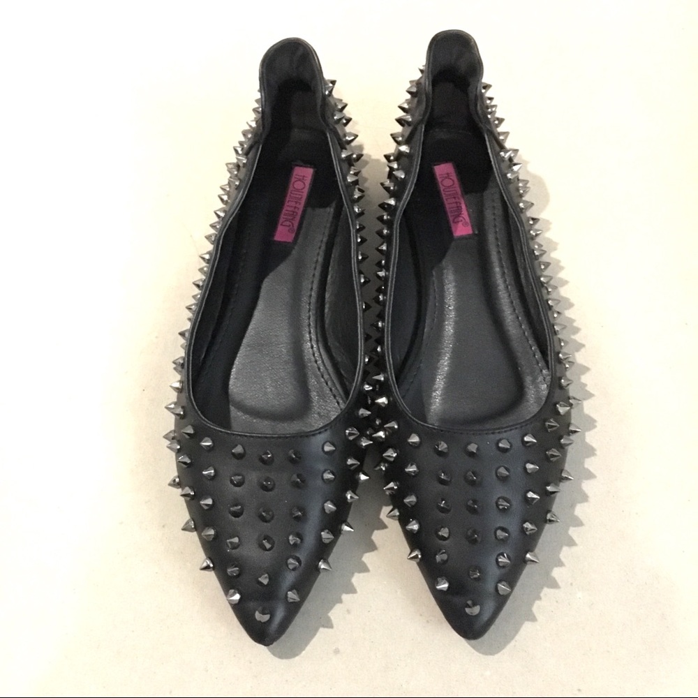 Black pu studded pointy flats (size 7.5)